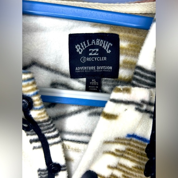 BILLABONG Fleece Hoodie from Buckle: Has front pocket, new condition, XL - Picture 6 of 8